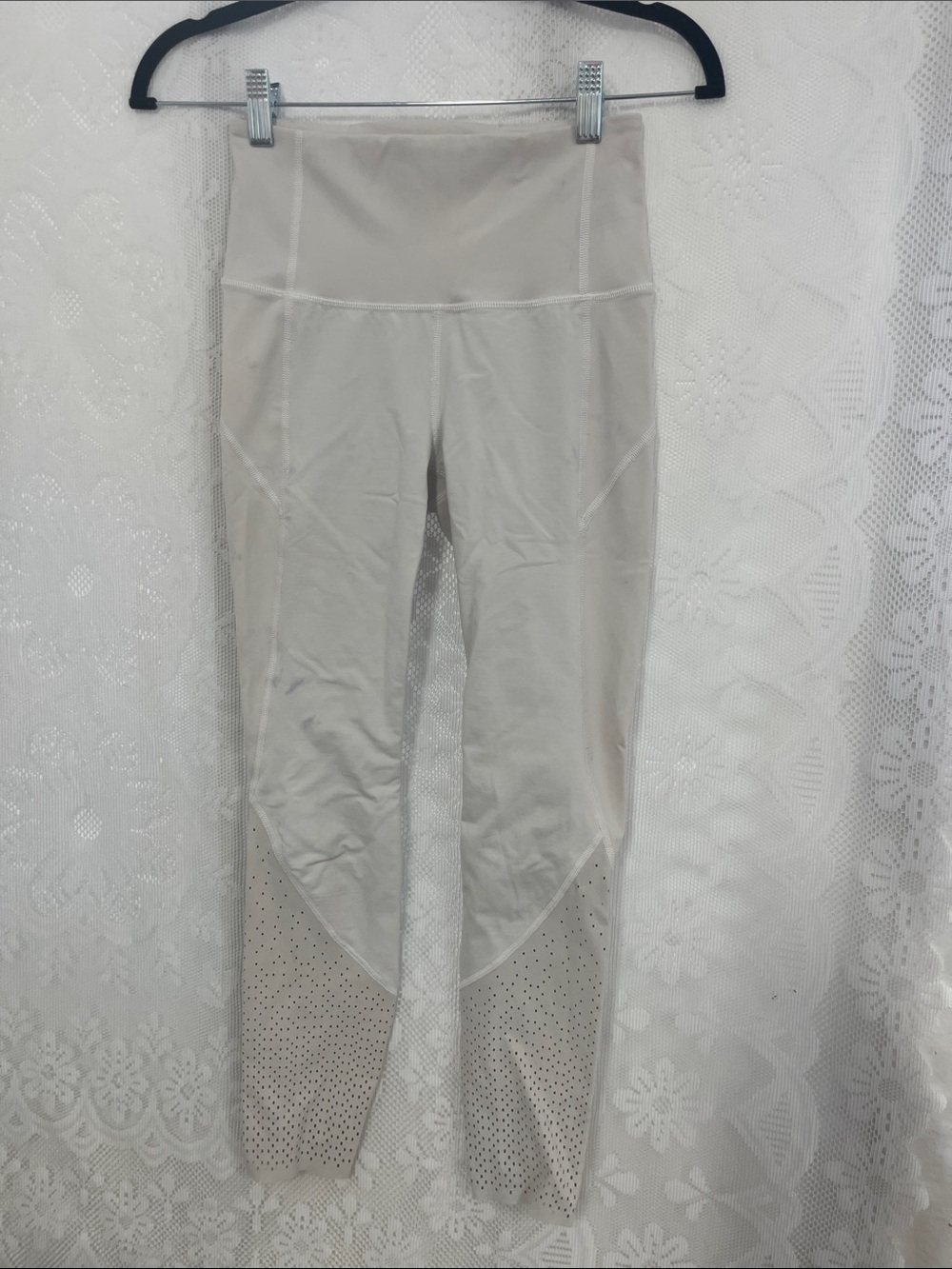 lululemon athletica High-Rise Perforated Cream Leggings FLAWED 4